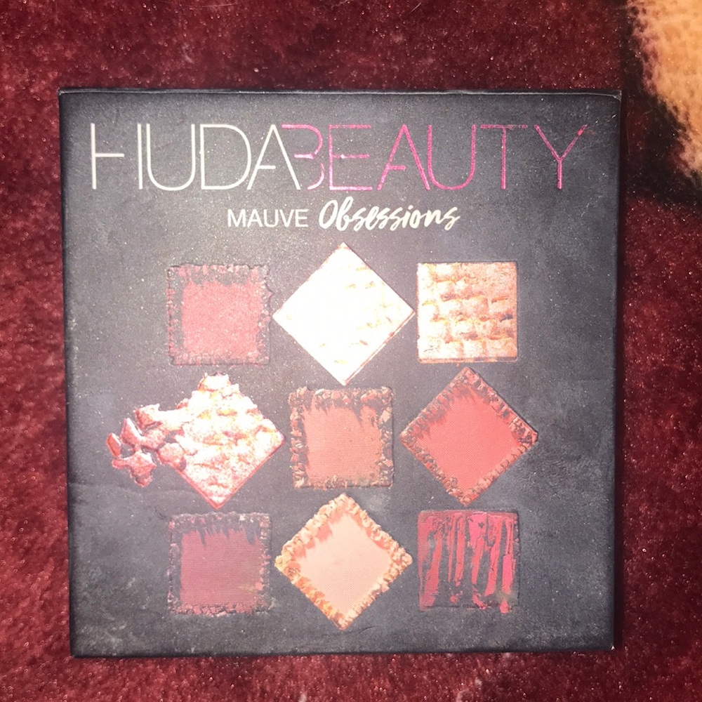 Huda beauty eyeshadow